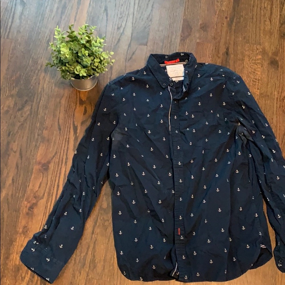 Men’s casual button down with anchors
